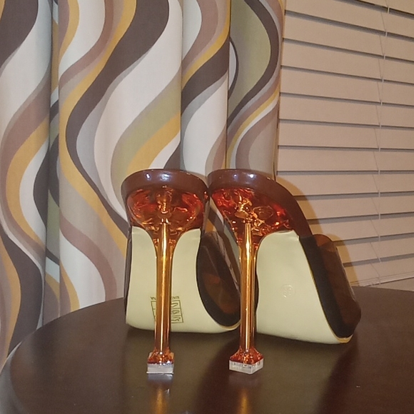 Cute Sandals - Picture 2 of 4